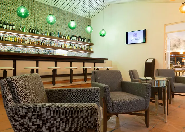 Ozadi Tavira Hotel